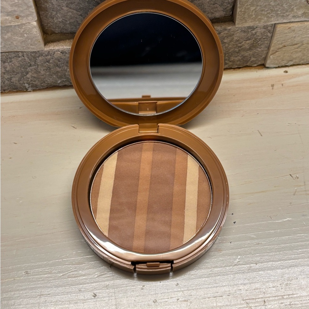 Bronzabelle Bronzer Highlifgter Tuscan Sun Bronzer in Warm Brown - Picture 2 of 3